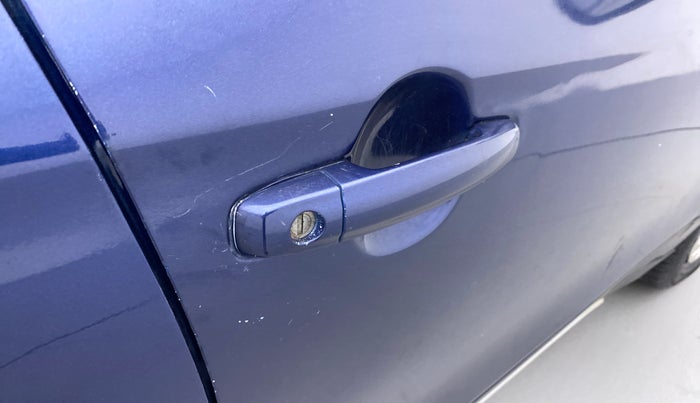 2017 Maruti S Cross DELTA 1.3, Diesel, Manual, 50,669 km, Driver-side door - Minor scratches