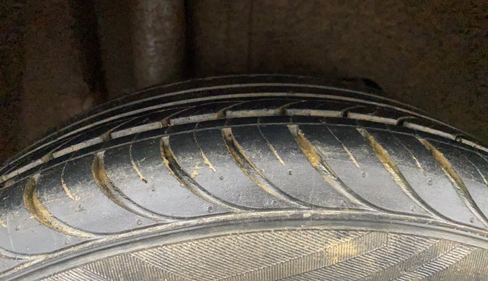 2017 Ford Figo Aspire TITANIUM 1.2 PETROL, Petrol, Manual, 38,729 km, Right Rear Tyre Tread