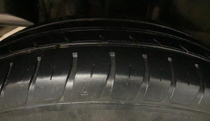 2020 Maruti Swift VXI, Petrol, Manual, 65,692 km, Right Rear Tyre Tread