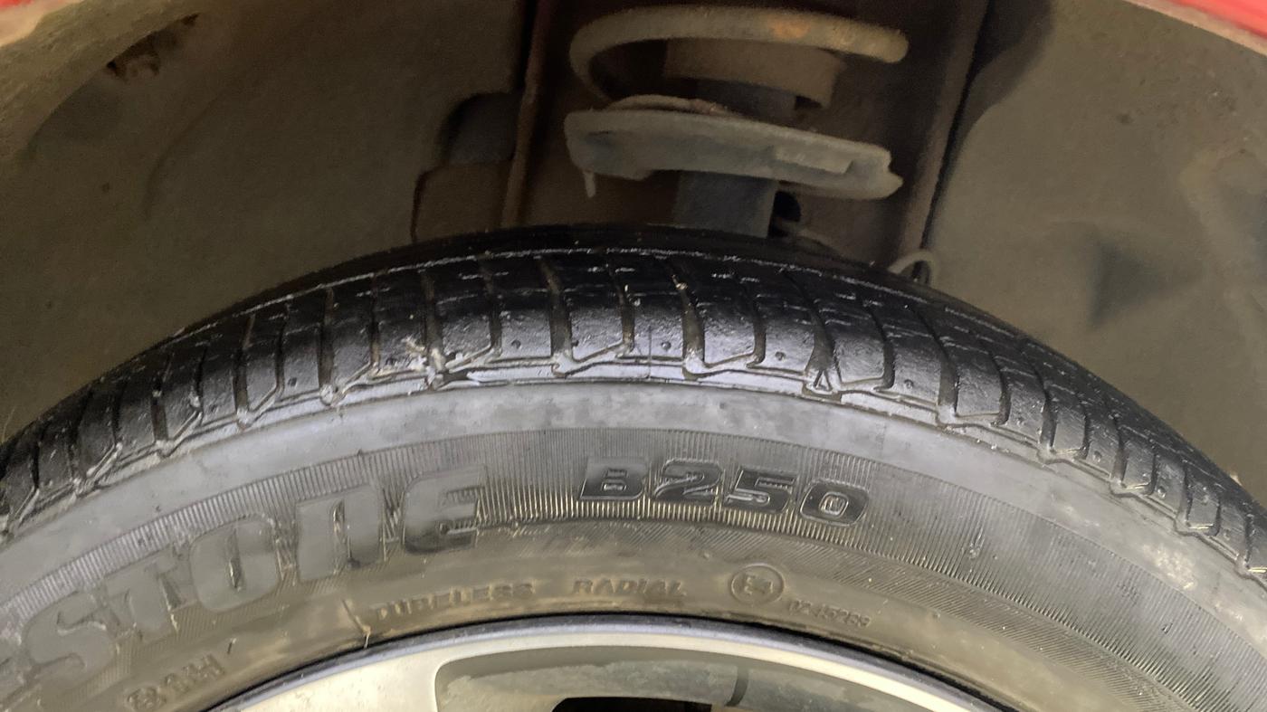 2019 Tata Tiago XZ PLUS PETROL, Petrol, Manual, 28,237 km, Right Front Tyre Tread