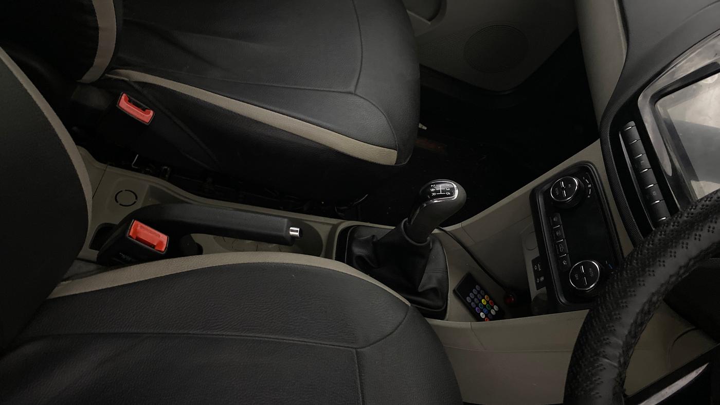 2019 Tata Tiago XZ PLUS PETROL, Petrol, Manual, 28,237 km, Gear Lever