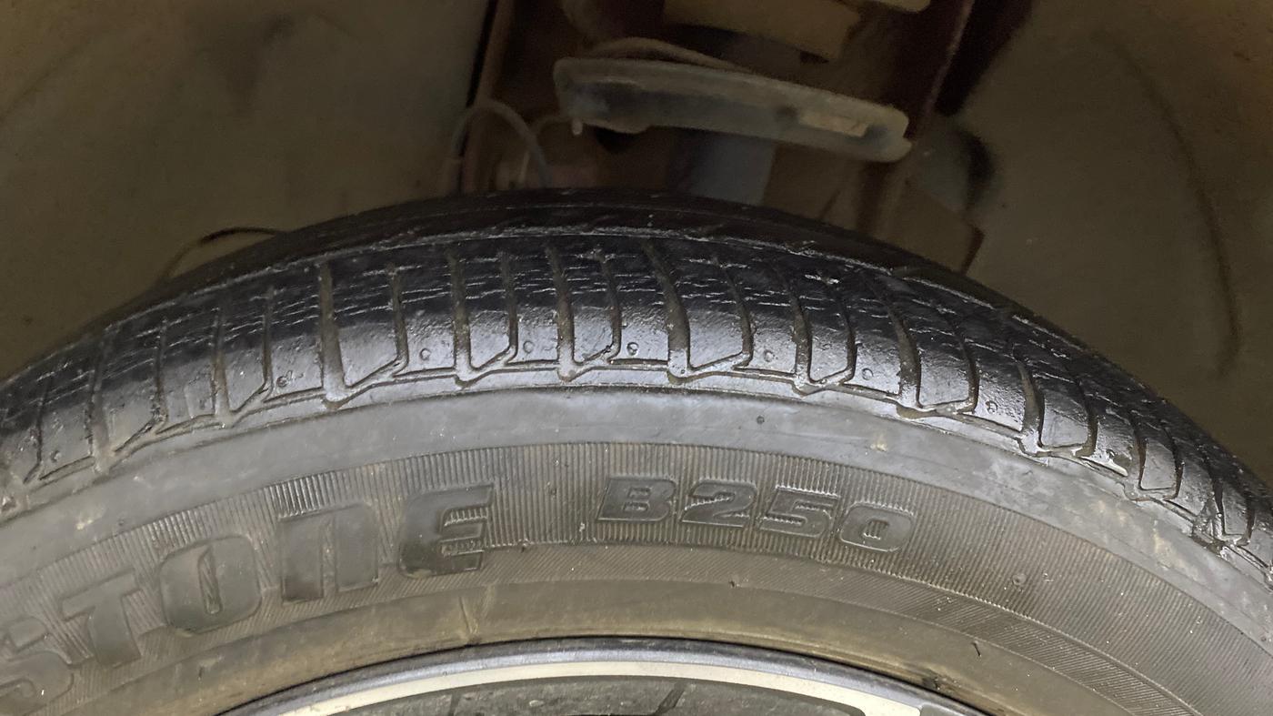 2019 Tata Tiago XZ PLUS PETROL, Petrol, Manual, 28,237 km, Left Front Tyre Tread