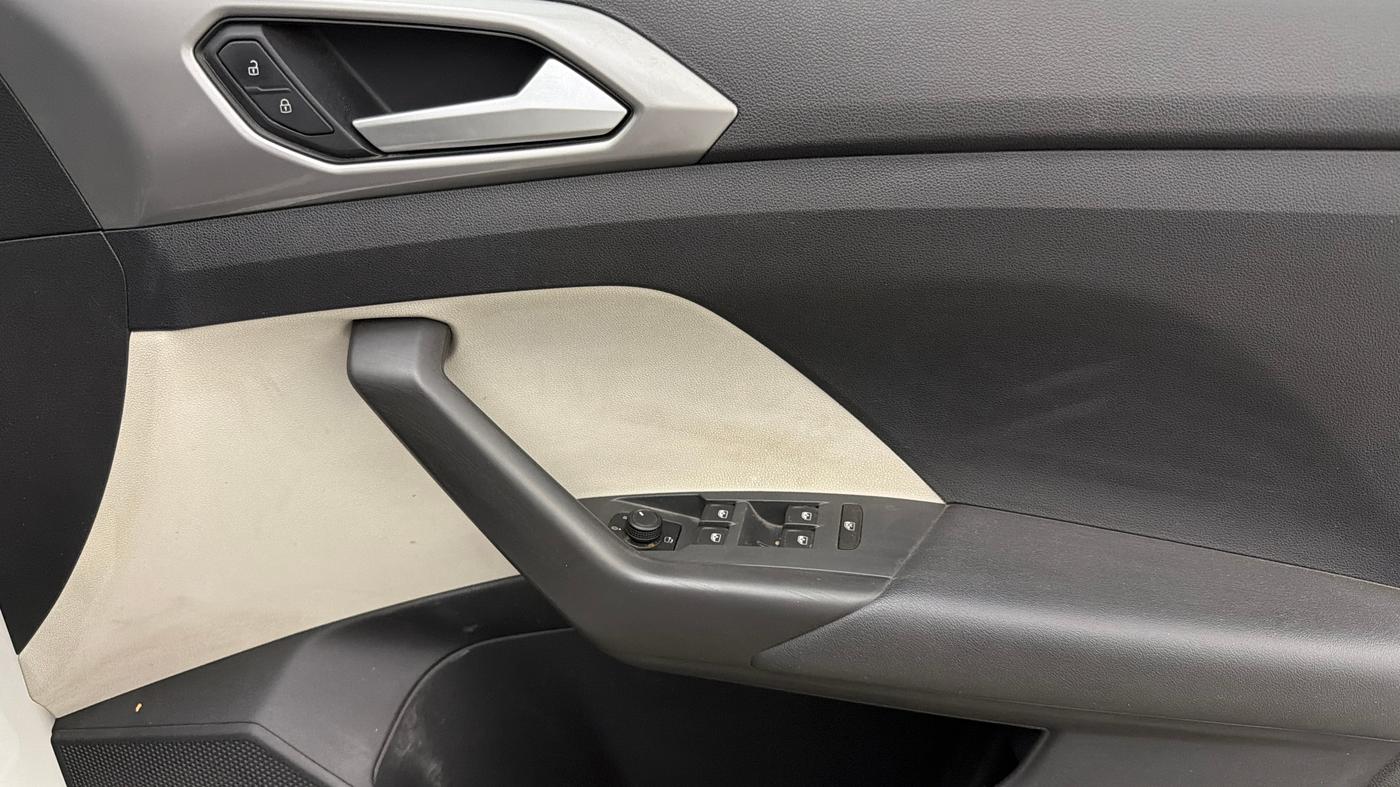 2024 Volkswagen TAIGUN GT PLUS 1.5 TSI DSG, Petrol, Automatic, 71,513 km, Driver Side Door Panels Control