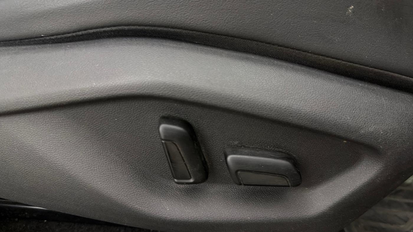 2024 Volkswagen TAIGUN GT PLUS 1.5 TSI DSG, Petrol, Automatic, 71,513 km, Driver Side Adjustment Panel