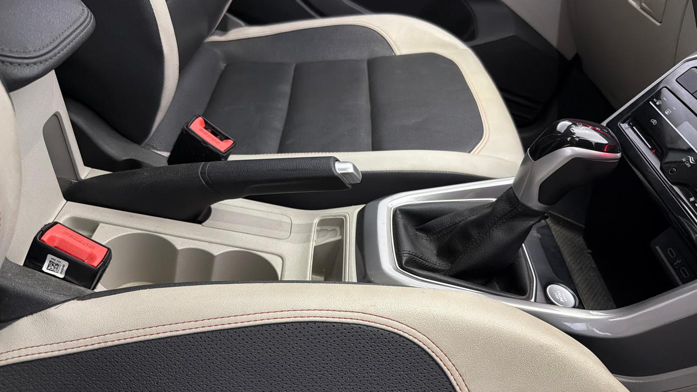 2024 Volkswagen TAIGUN GT PLUS 1.5 TSI DSG, Petrol, Automatic, 71,513 km, Gear Lever