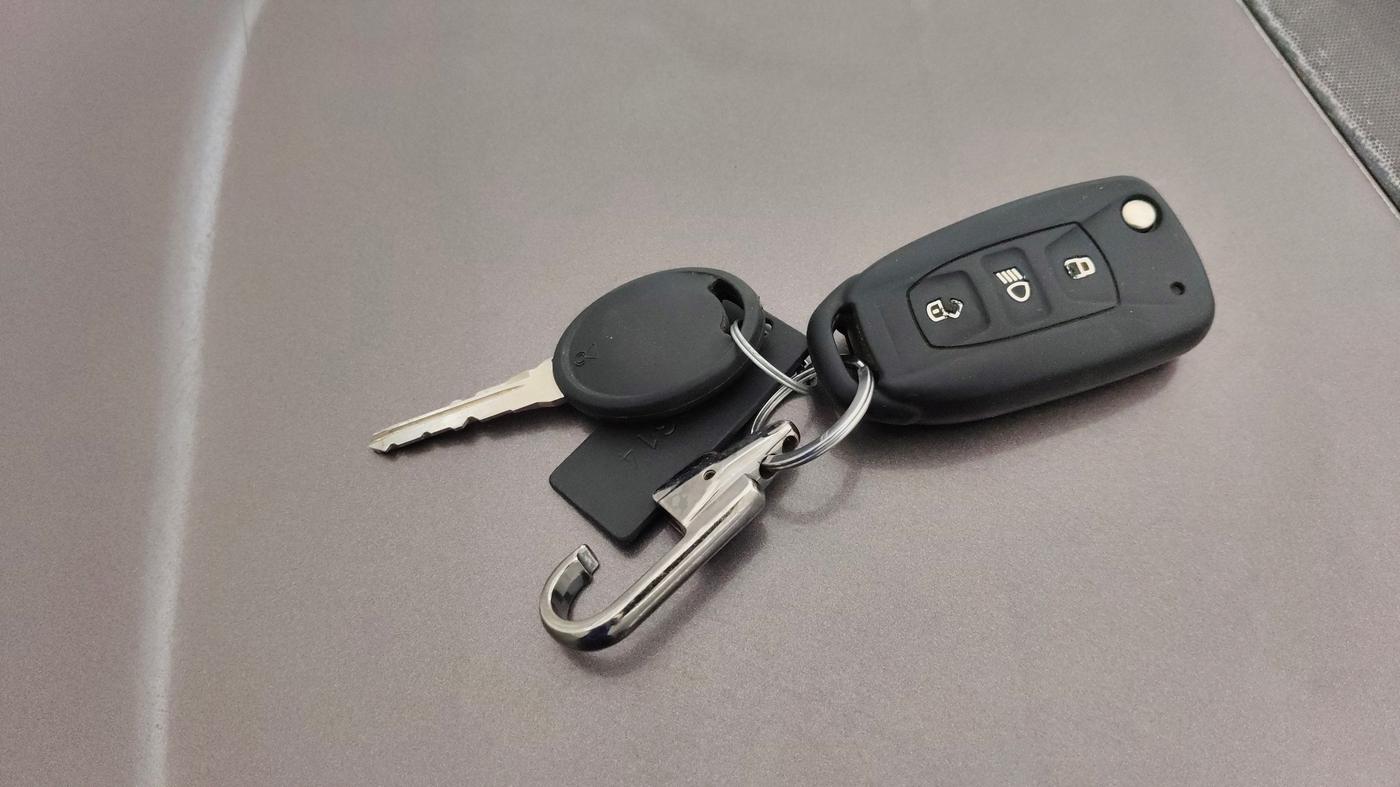 2017 Tata Tiago XZ PETROL, Petrol, Manual, 91,394 km, Key Close Up