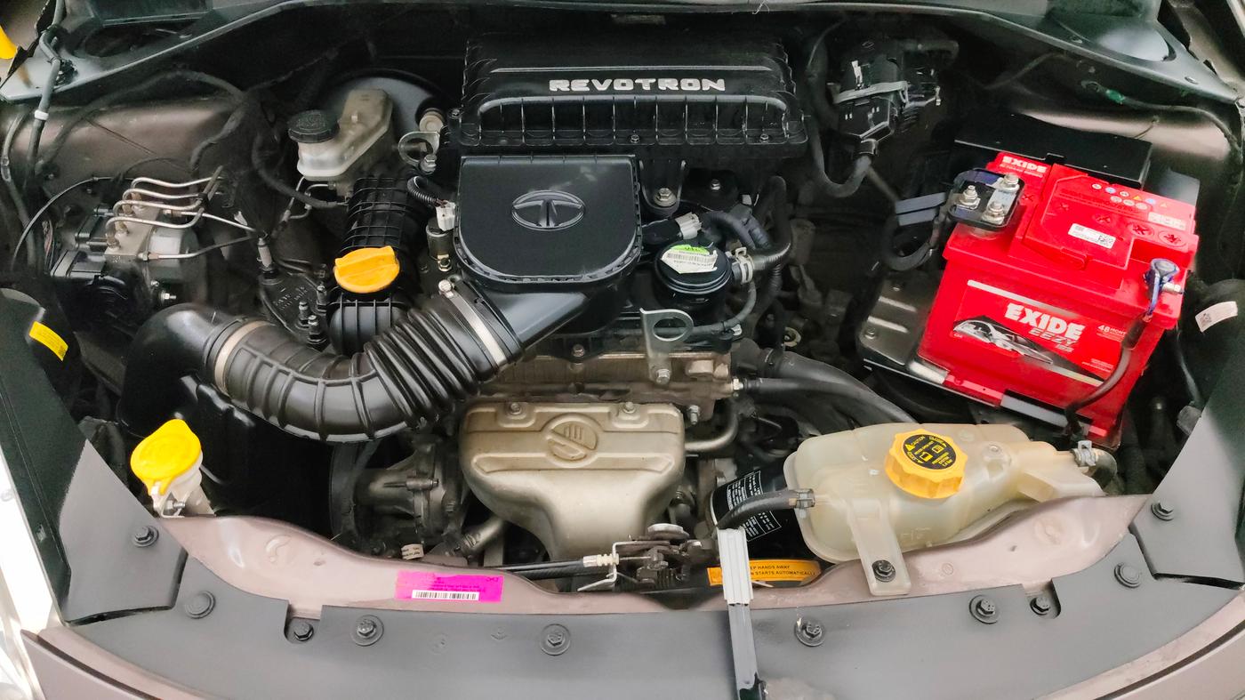 2017 Tata Tiago XZ PETROL, Petrol, Manual, 91,394 km, Engine View