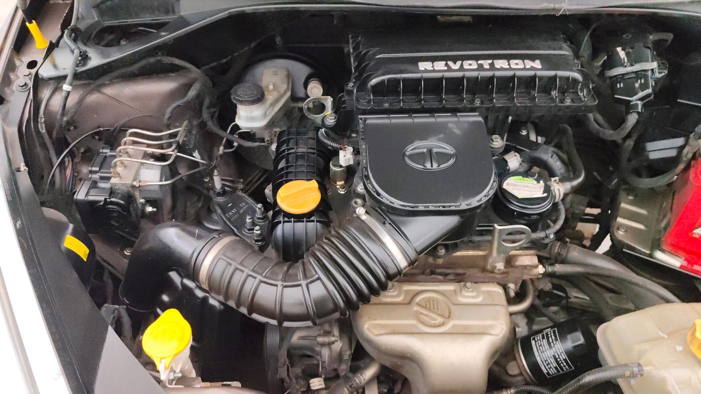 2017 Tata Tiago XZ PETROL, Petrol, Manual, 91,394 km, Engine View - Right