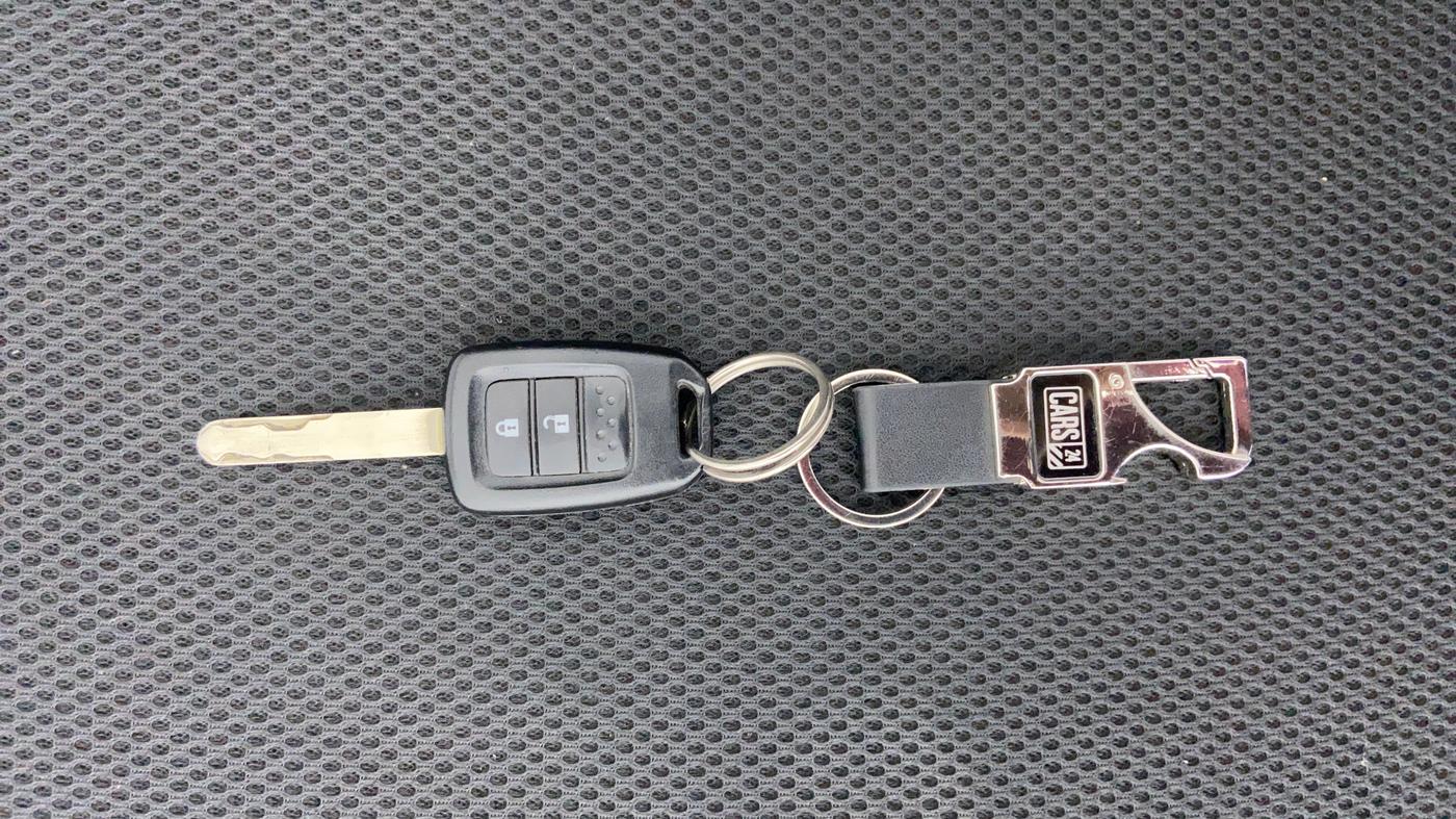 2016 Honda City SV MT PETROL, Petrol, Manual, 68,794 km, Key Close up