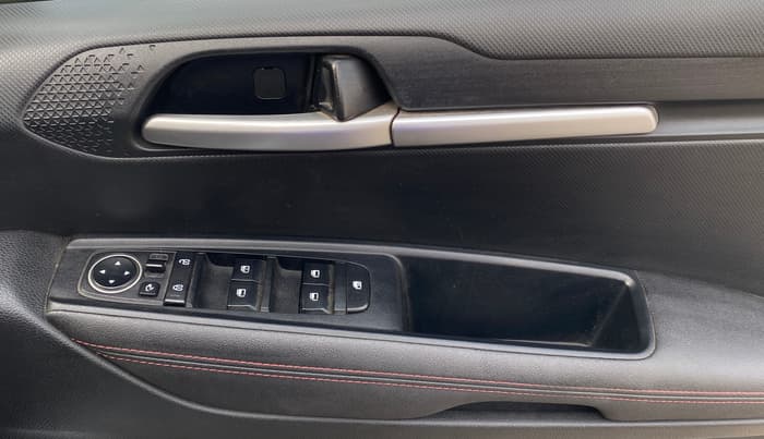 2023 KIA SONET GTX PLUS 1.5 IMT, Diesel, Manual, 33,638 km, Driver Side Door Panels Control