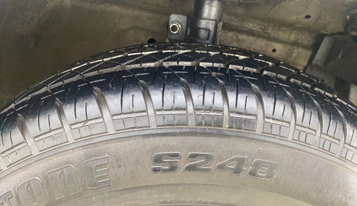 2015 Maruti Swift Dzire VXI, Petrol, Manual, 29,190 km, Right Front Tyre Tread