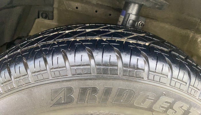 2015 Maruti Swift Dzire VXI, Petrol, Manual, 29,190 km, Left Front Tyre Tread