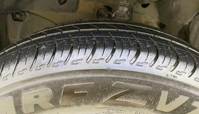 2014 Honda Brio S MT, Petrol, Manual, 13,264 km, Left Front Tyre Tread