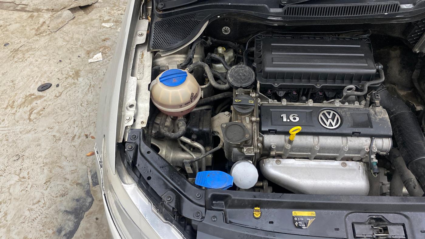 2014 Volkswagen Vento COMFORTLINE 1.6, Petrol, Manual, 93,711 km, Engine View - Right
