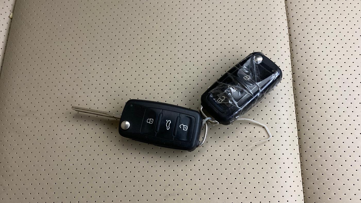 2014 Volkswagen Vento COMFORTLINE 1.6, Petrol, Manual, 93,711 km, Key Close Up