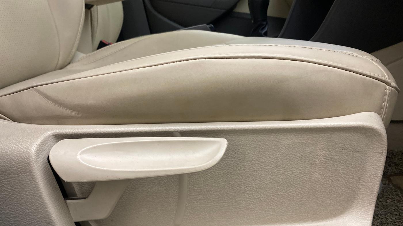 2014 Volkswagen Vento COMFORTLINE 1.6, Petrol, Manual, 93,711 km, Driver Side Adjustment Panel
