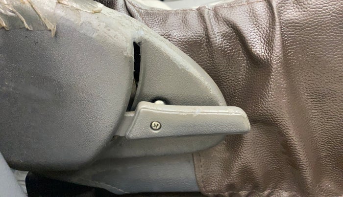 2016 Maruti Alto 800 VXI, Petrol, Manual, 19,736 km, Driver Side Adjustment Panel