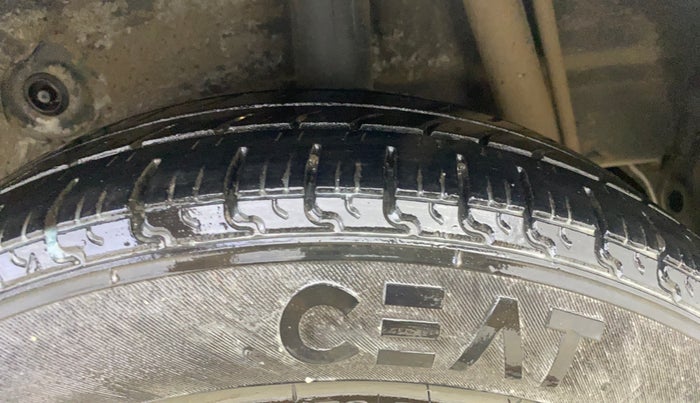 2017 Maruti Celerio VXI, CNG, Manual, 63,566 km, Left Rear Tyre Tread