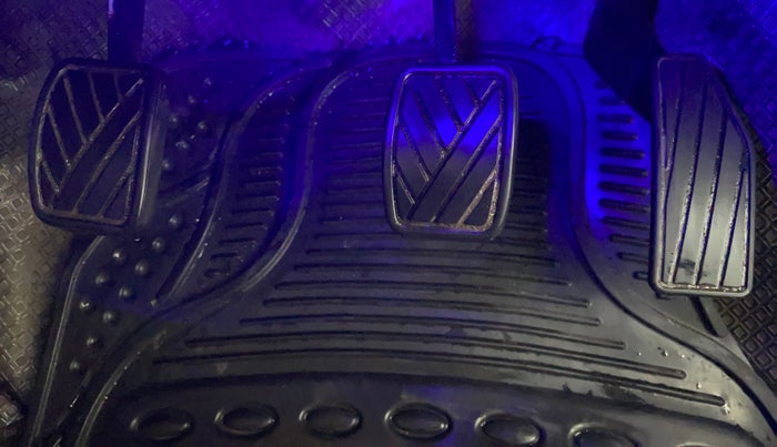 2017 Maruti Celerio VXI, CNG, Manual, 63,566 km, Pedals