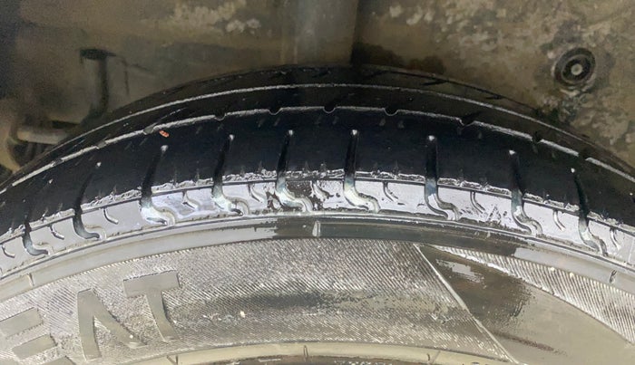 2017 Maruti Celerio VXI, CNG, Manual, 63,566 km, Right Rear Tyre Tread