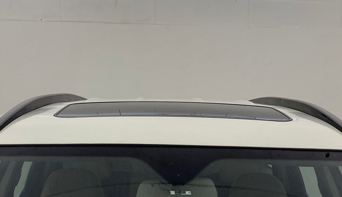 2019 Mahindra XUV500 W9, Diesel, Manual, 1,04,375 km, Moonroof/ Sunroof