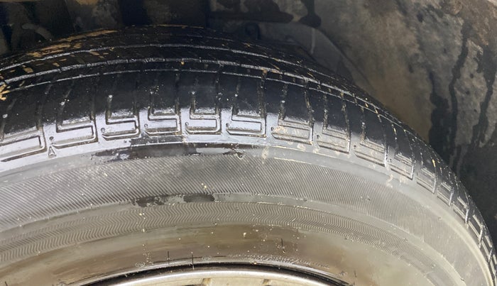 2019 Mahindra XUV500 W9, Diesel, Manual, 1,04,375 km, Right Front Tyre Tread