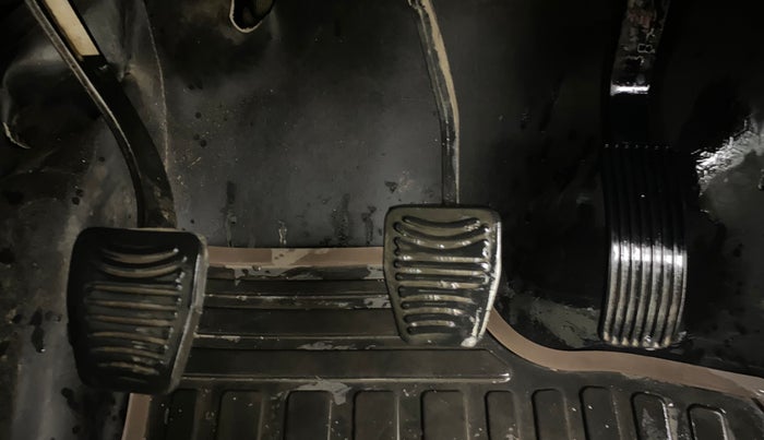 2019 Mahindra XUV500 W9, Diesel, Manual, 1,04,375 km, Pedals