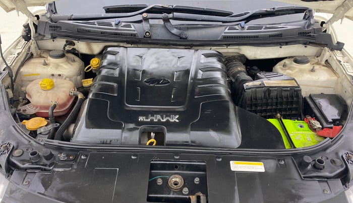 2019 Mahindra XUV500 W9, Diesel, Manual, 1,04,375 km, Engine View