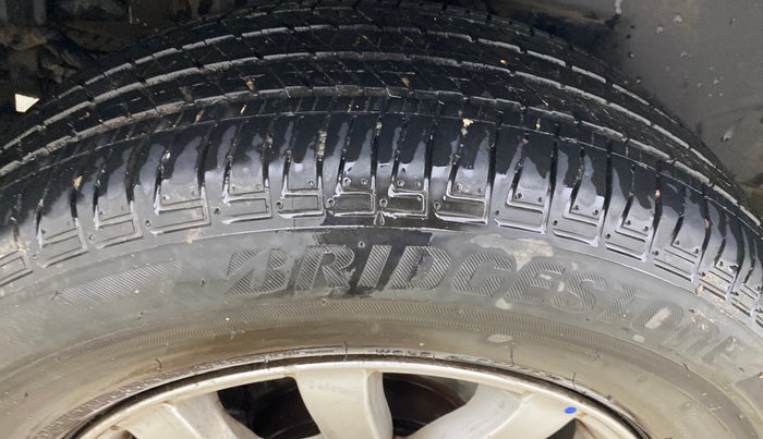 2019 Mahindra XUV500 W9, Diesel, Manual, 1,04,375 km, Right Rear Tyre Tread