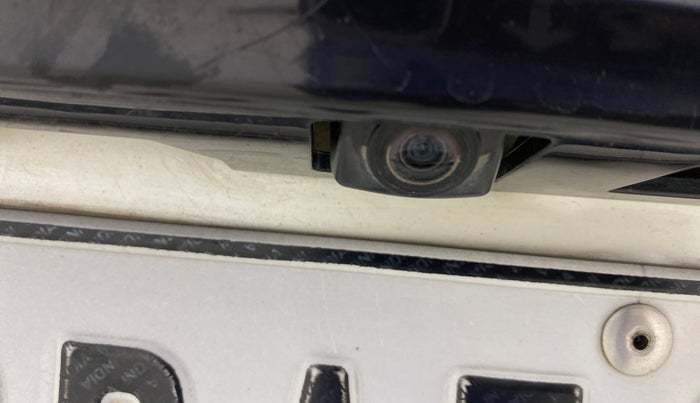 2019 Mahindra XUV500 W9, Diesel, Manual, 1,04,375 km, Parking Camera