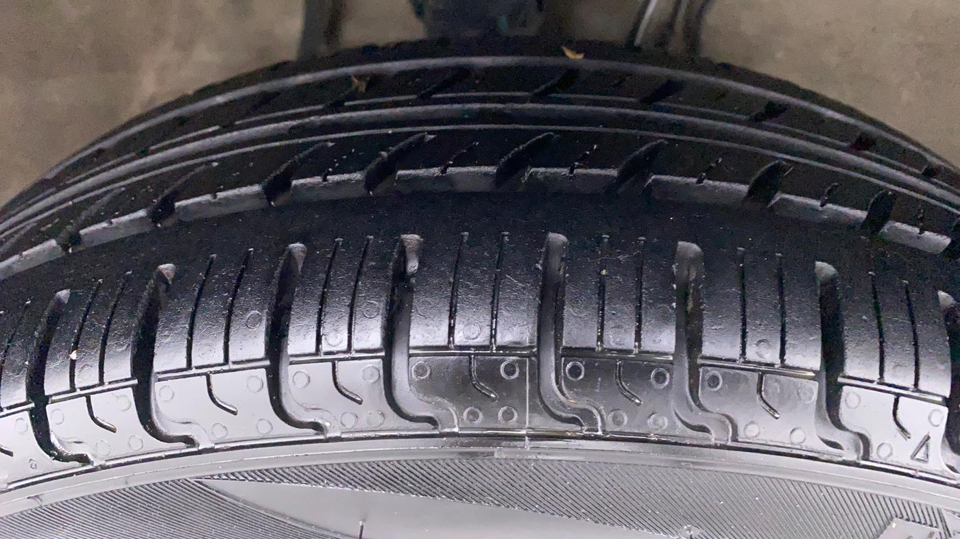 2019 Maruti Alto K10 VXI AMT P, Petrol, Automatic, 59,760 km, Right Front Tyre Tread