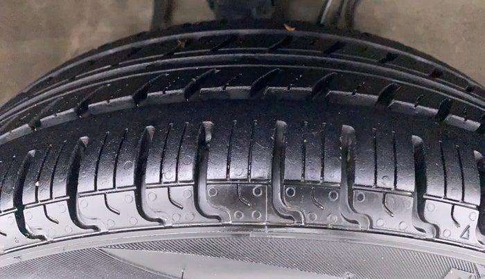 2019 Maruti Alto K10 VXI AMT P, Petrol, Automatic, 59,760 km, Right Front Tyre Tread