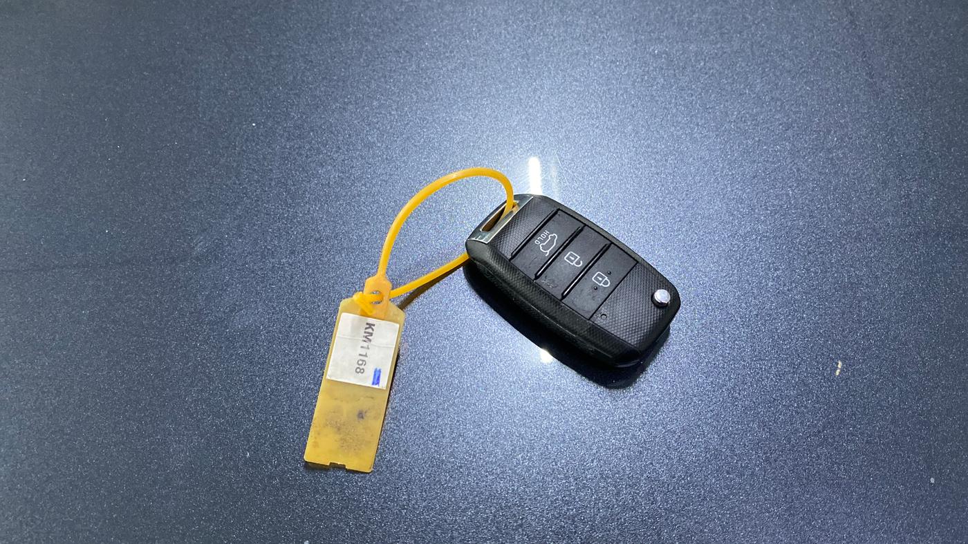 2021 KIA SONET HTK 1.2, Petrol, Manual, 17,176 km, Key Close Up