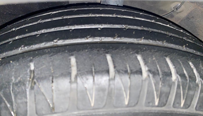 2021 KIA SONET HTK 1.2, Petrol, Manual, 17,470 km, Left Front Tyre Tread