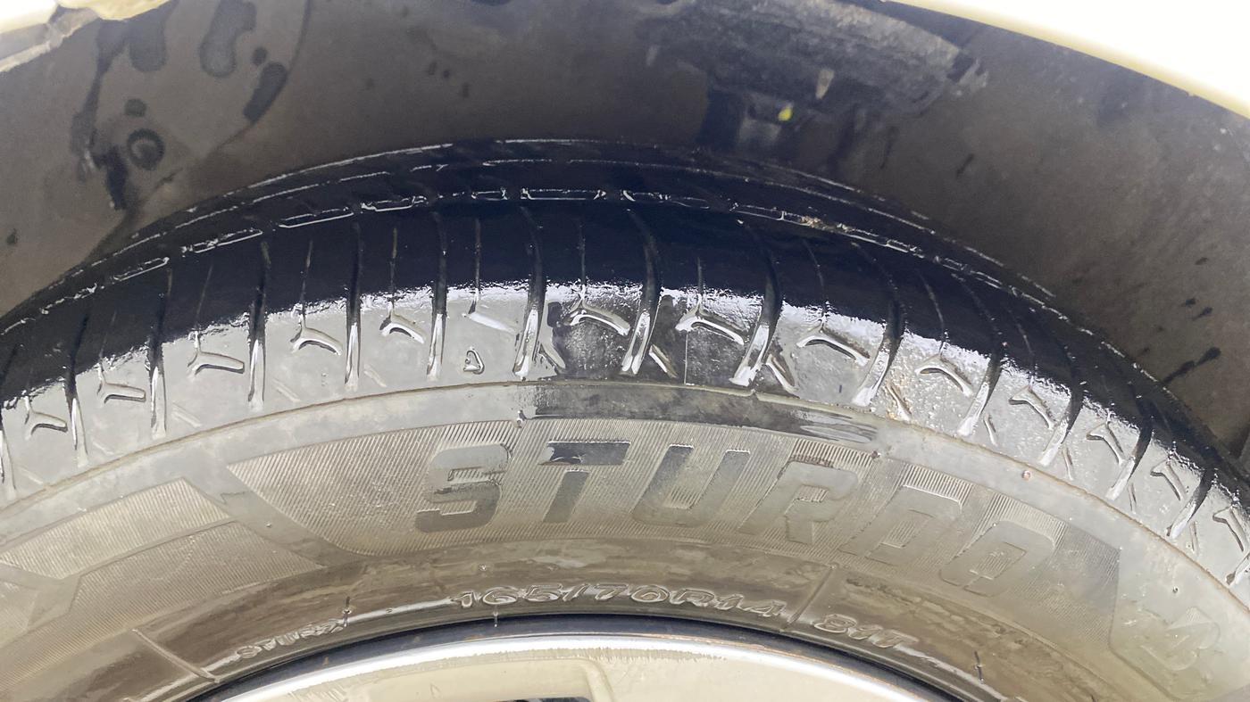 2019 Hyundai Xcent S 1.2, CNG, Manual, 1,18,243 km, Left Front Tyre Tread