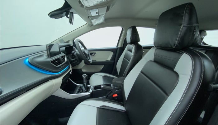 2022 Tata ALTROZ XZ 1.5 RTQ, Diesel, Manual, 558 km, Right Side Front Door Cabin