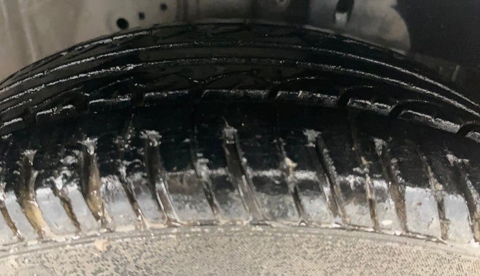 2015 Honda Amaze 1.2L I-VTEC S, Petrol, Manual, 56,499 km, Right Front Tyre Tread