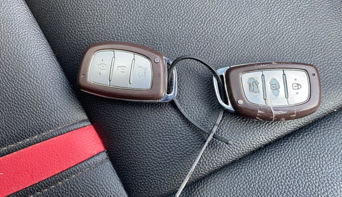 2015 Hyundai Creta SX PLUS AT 1.6 DIESEL, Diesel, Automatic, 60,636 km, Key Close Up