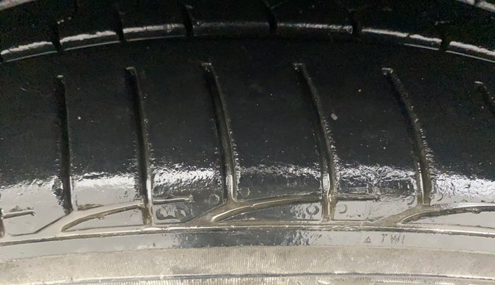 2015 Hyundai Creta SX PLUS AT 1.6 DIESEL, Diesel, Automatic, 60,636 km, Right Rear Tyre Tread