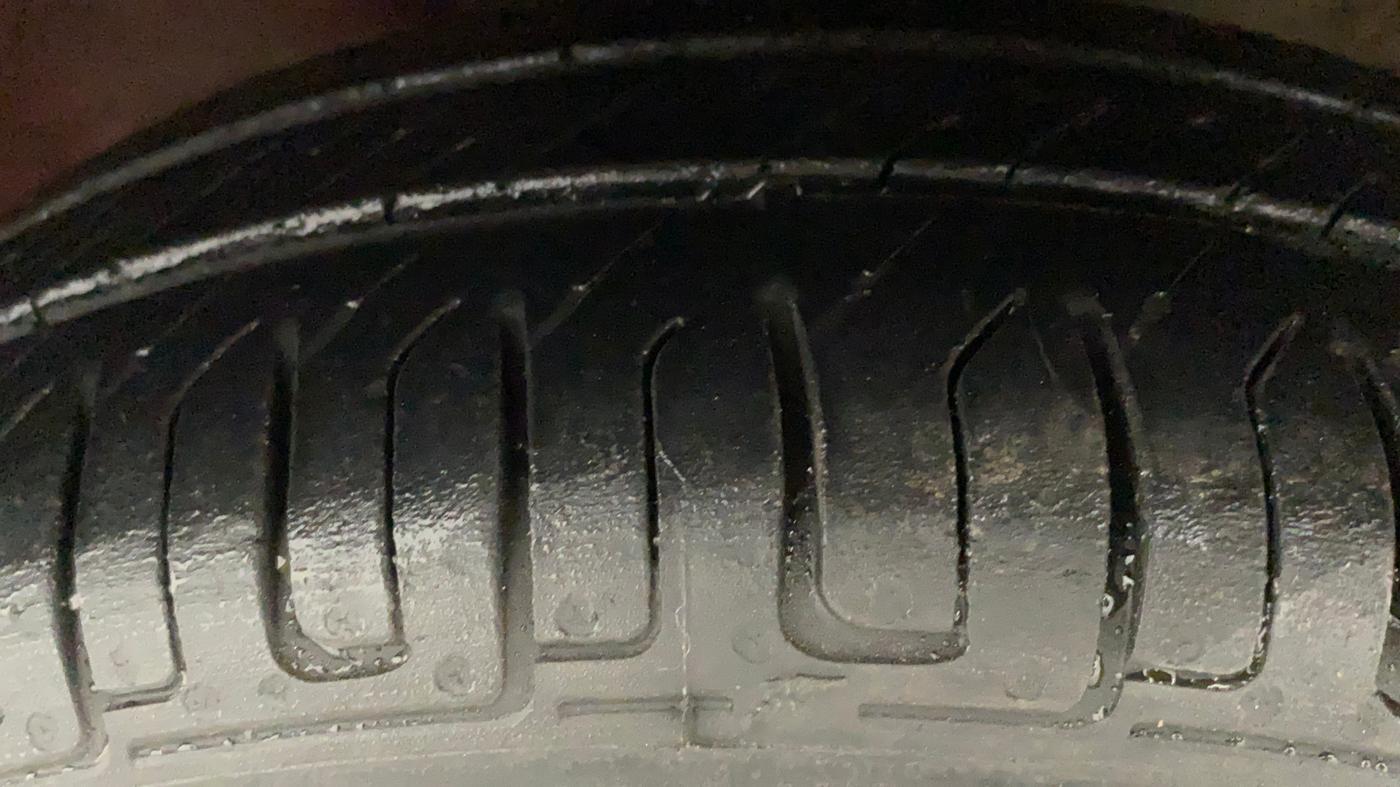 2010 Hyundai Santro Xing GLS, Petrol, Manual, 55,306 km, Left Front Tyre Tread