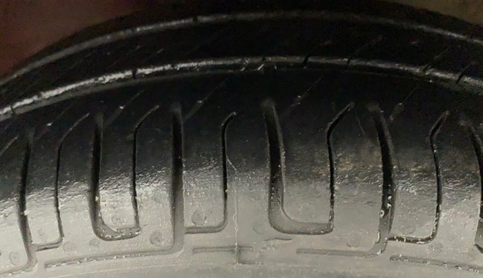 2010 Hyundai Santro Xing GLS, Petrol, Manual, 55,306 km, Left Front Tyre Tread