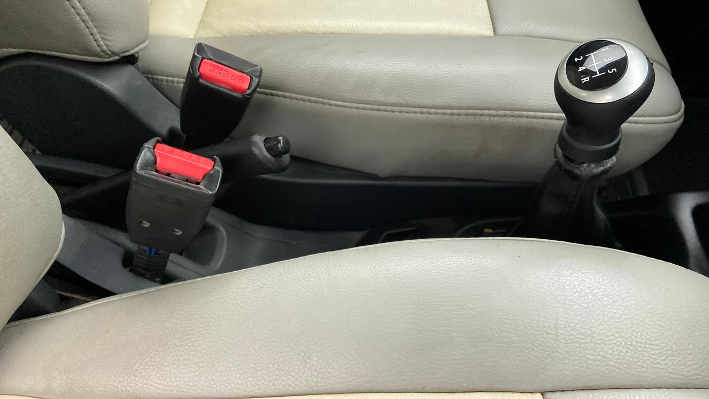 2012 Maruti Wagon R 1.0 LXI, Petrol, Manual, 70,384 km, Gear Lever