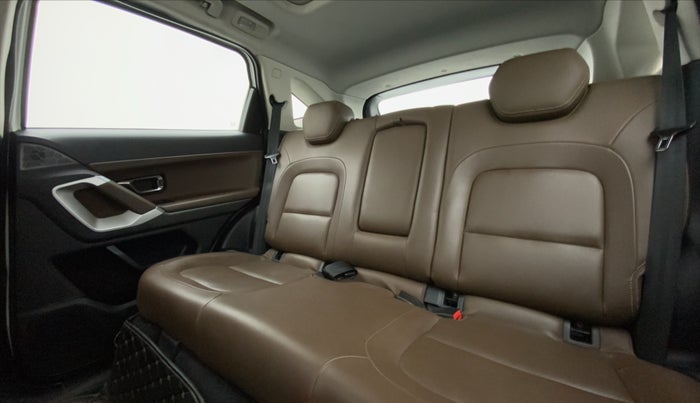 2021 Tata Harrier XZA PLUS 2.0L, Diesel, Automatic, 67,148 km, Right Side Rear Door Cabin