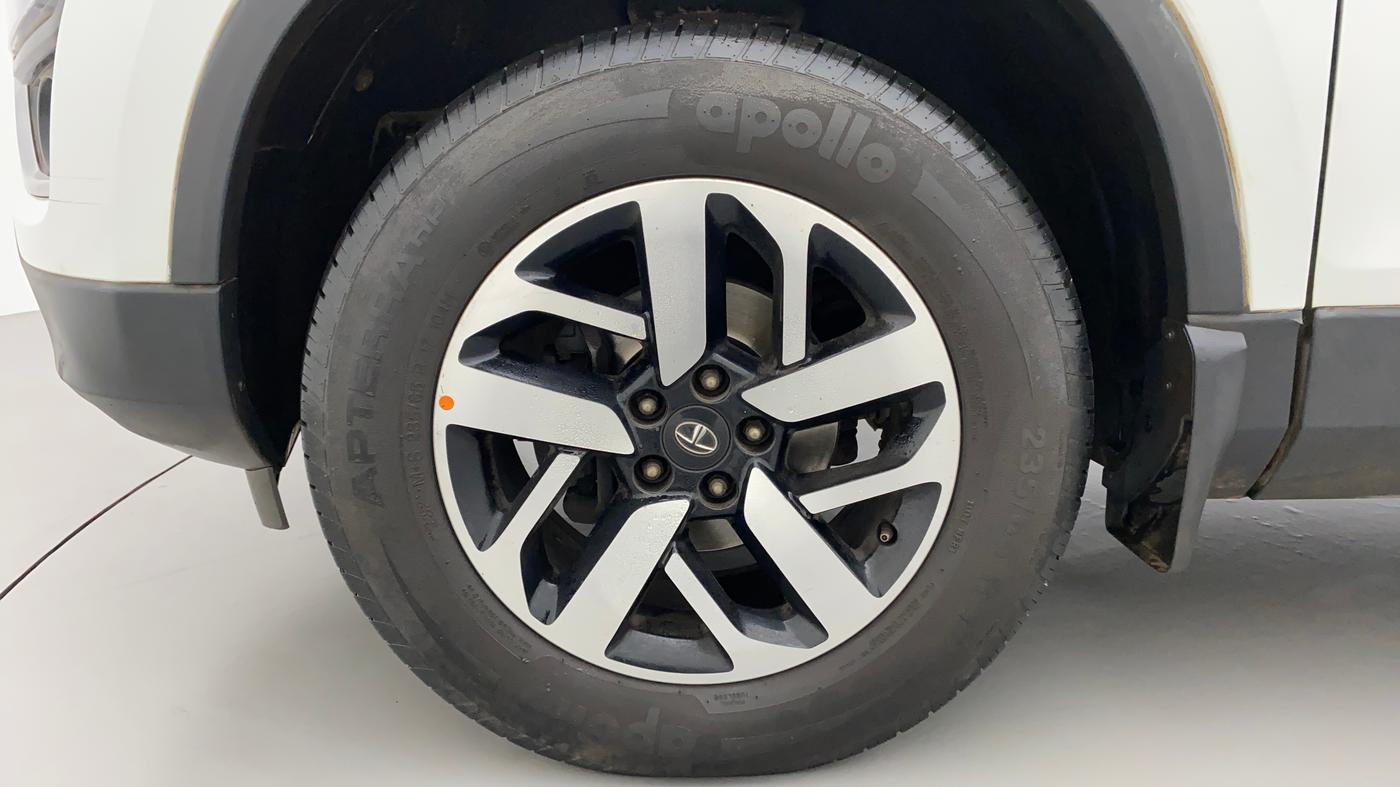 2021 Tata Harrier XZA PLUS 2.0L, Diesel, Automatic, 67,148 km, Left Front Wheel