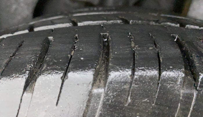 2021 Tata Harrier XZA PLUS 2.0L, Diesel, Automatic, 67,148 km, Left Rear Tyre Tread