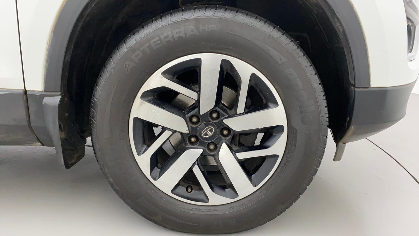 2021 Tata Harrier XZA PLUS 2.0L, Diesel, Automatic, 67,148 km, Right Front Wheel
