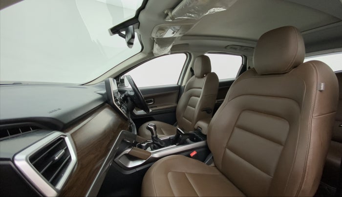2021 Tata Harrier XZA PLUS 2.0L, Diesel, Automatic, 67,148 km, Right Side Front Door Cabin
