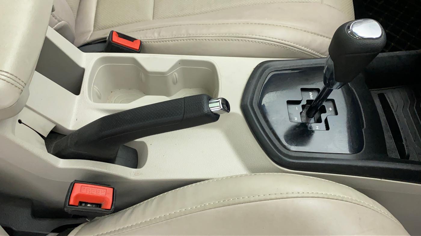2021 Mahindra XUV300 1.2 W6 AT, Petrol, Automatic, 22,757 km, Gear Lever
