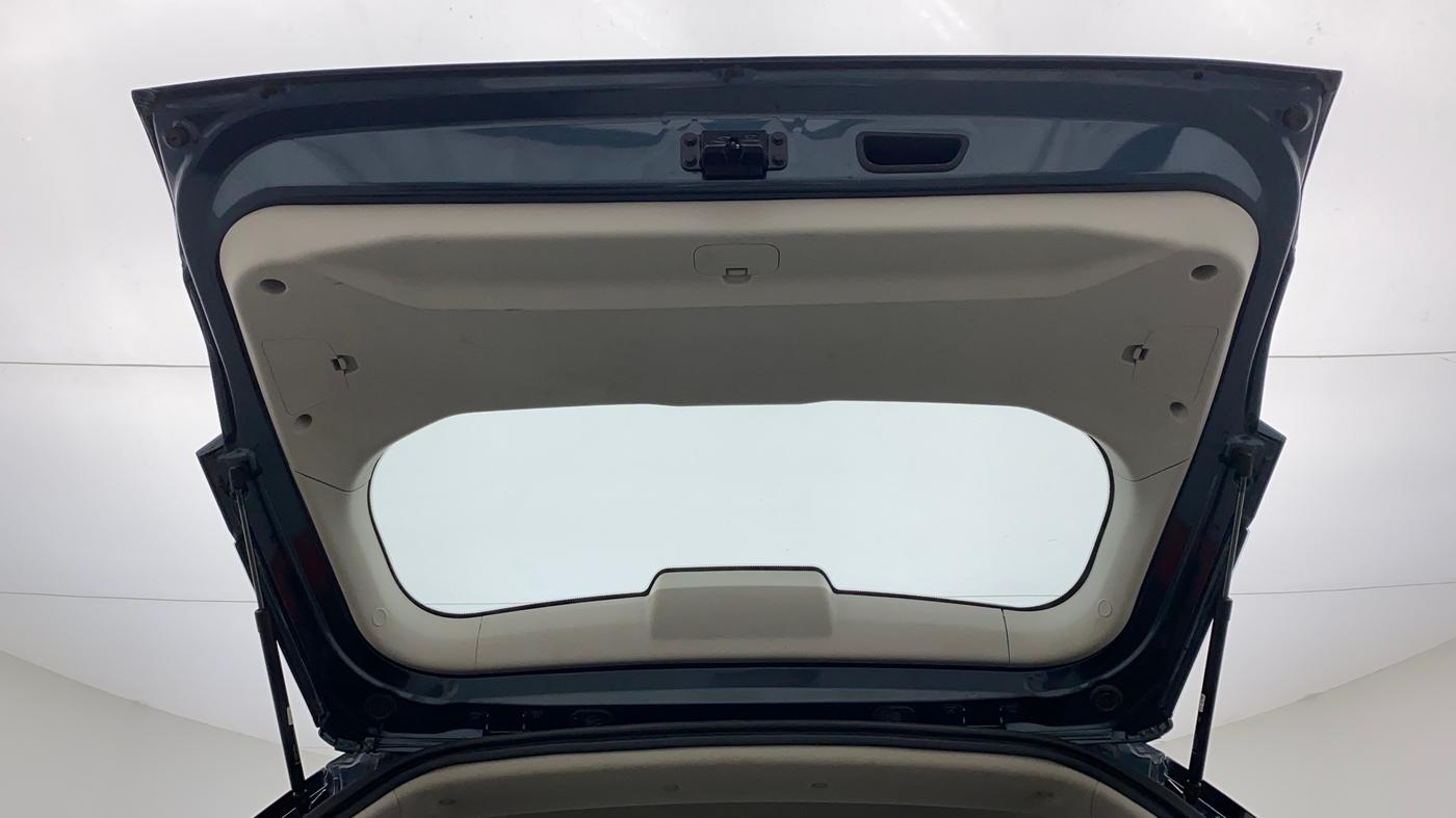 2021 Mahindra XUV300 1.2 W6 AT, Petrol, Automatic, 22,757 km, Boot Door Open
