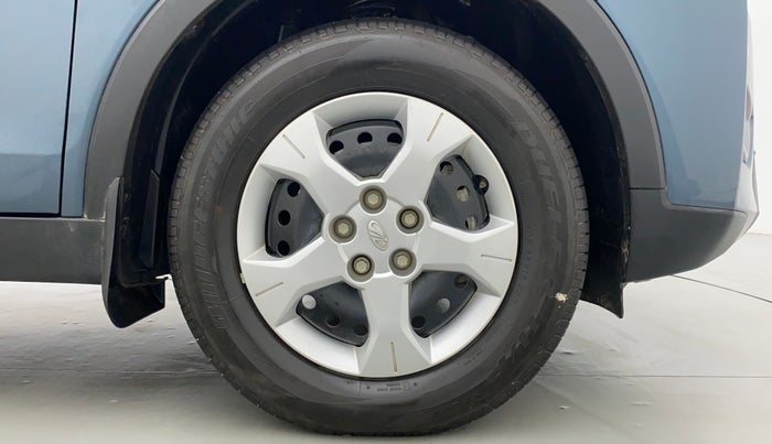 2021 Mahindra XUV300 1.2 W6 AT, Petrol, Automatic, 22,757 km, Right Front Wheel